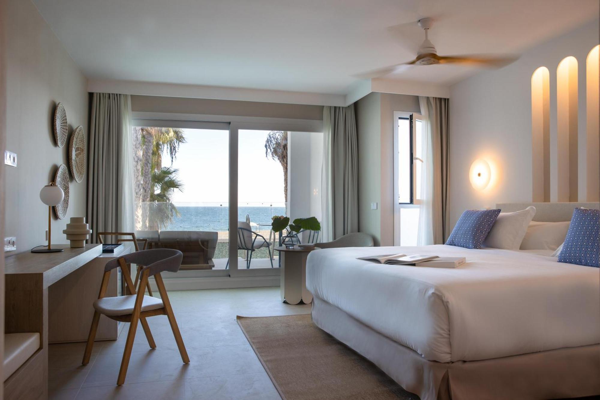 Premium Deluxe Sea View Room Pool
